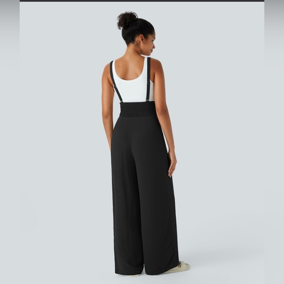 NWT Halara Women’s Jumpsuit - Picture 2 of 3